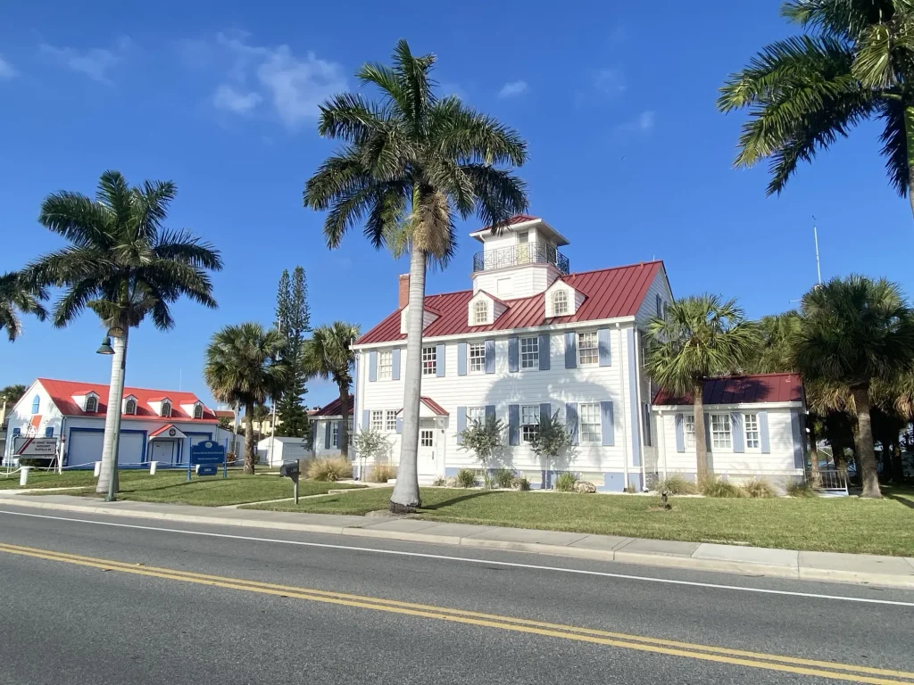 Old Fort Pierce Coast Goard Building 2